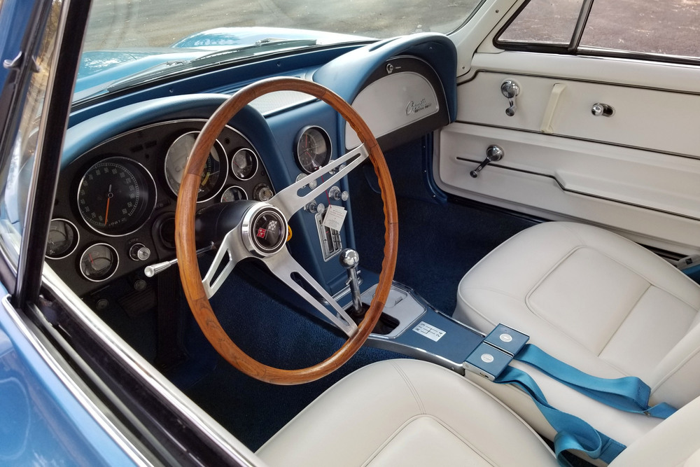 1965 CHEVROLET CORVETTE 396/425 COUPE - Interior - 236738