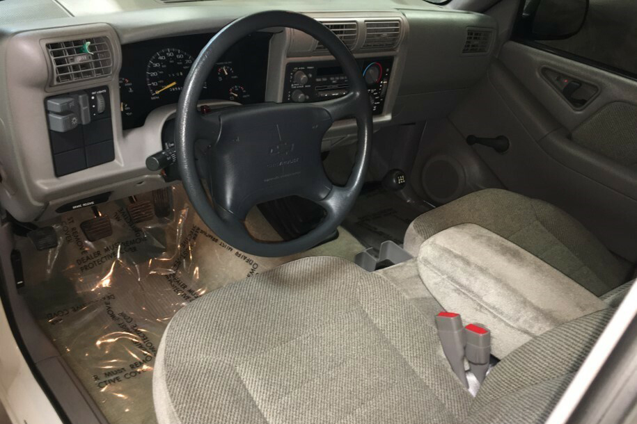 1995 CHEVROLET S-10 CUSTOM PICKUP - Interior - 237030