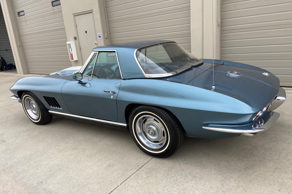 1967 CHEVROLET CORVETTE CONVERTIBLE - Rear 3/4 - 237149