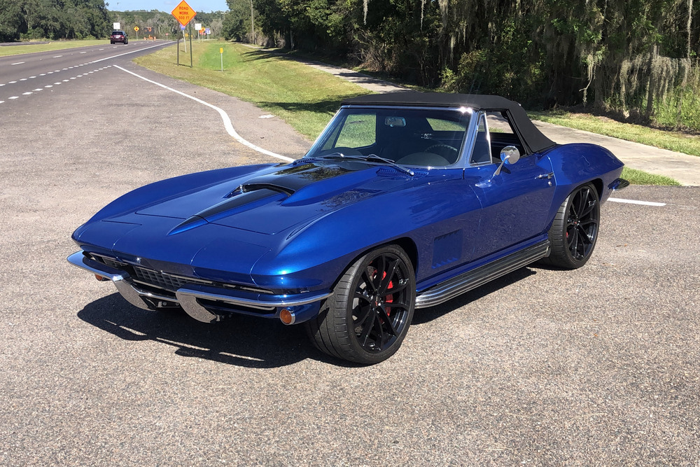 1965 CHEVROLET CORVETTE CUSTOM CONVERTIBLE - Front 3/4 - 237152