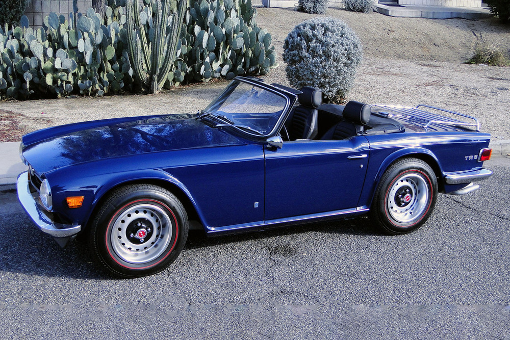 1972 TRIUMPH TR6 ROADSTER - Front 3/4 - 237433