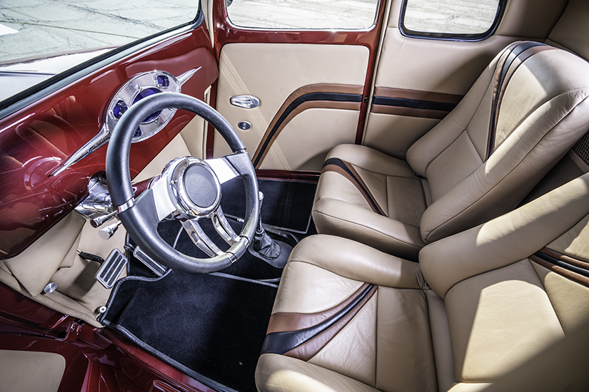 1933 WILLYS CUSTOM COUPE - Interior - 237759