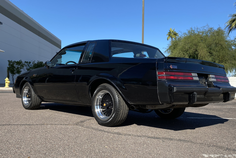 1987 BUICK GRAND NATIONAL - Rear 3/4 - 237910