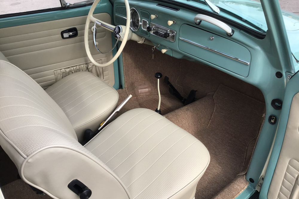 1967 VOLKSWAGEN BEETLE - Interior - 238082