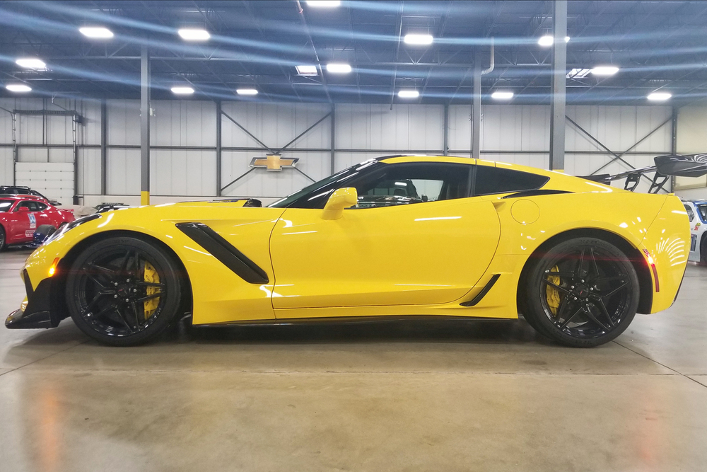 2019 CHEVROLET CORVETTE ZR1 - Side Profile - 238222