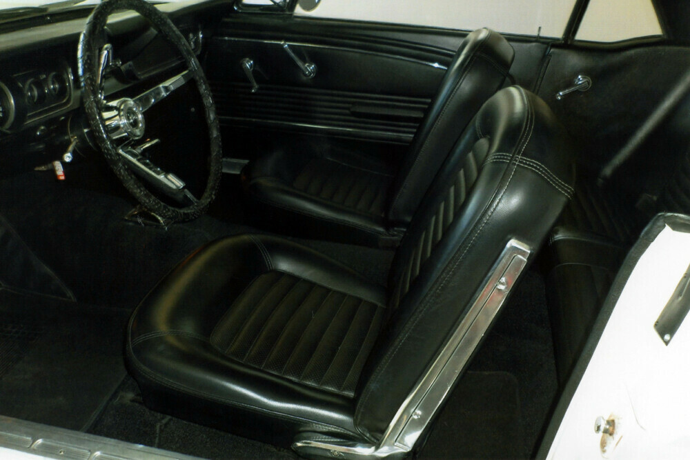 1966 FORD MUSTANG - Interior - 238232