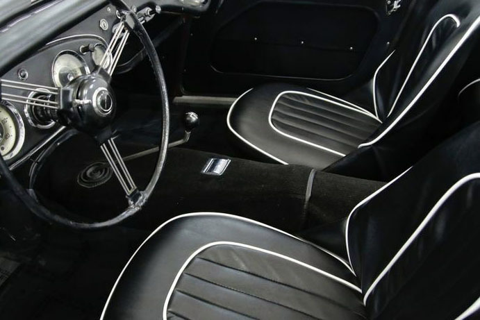 1961 AUSTIN-HEALEY 3000 MARK II CONVERTIBLE - Interior - 238418