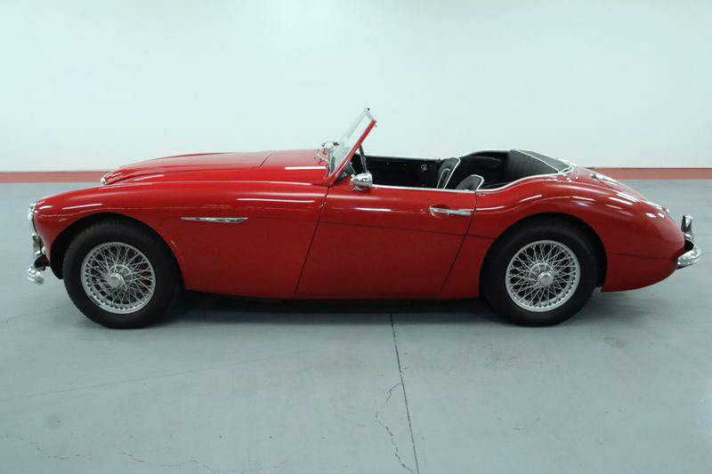 1961 AUSTIN-HEALEY 3000 MARK II CONVERTIBLE - Side Profile - 238418