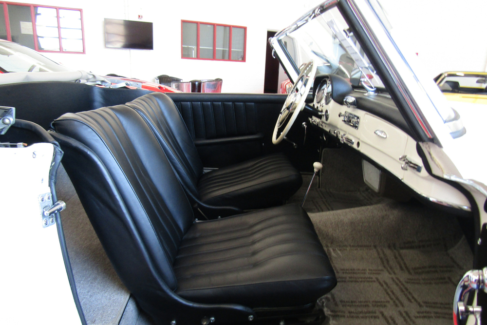 1955 MERCEDES-BENZ 190SL ROADSTER - Interior - 238465