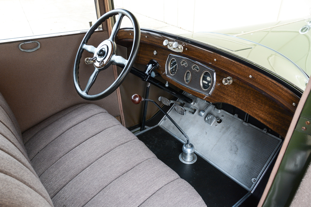 1928 PACKARD 526 SEDAN - Interior - 238481
