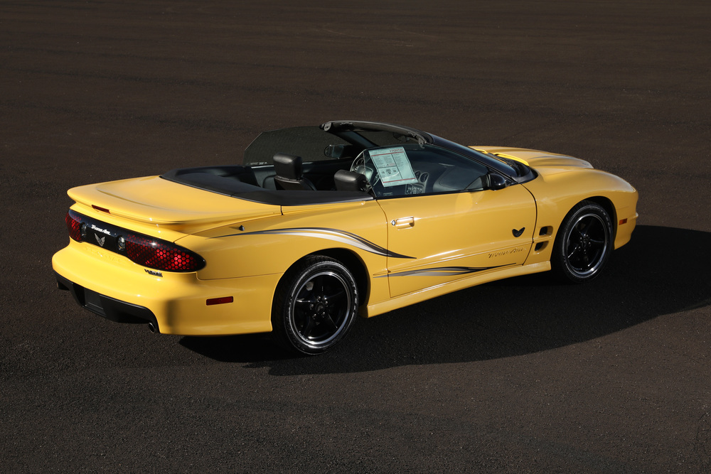 2002 PONTIAC FIREBIRD CONVERTIBLE - Rear 3/4 - 238815