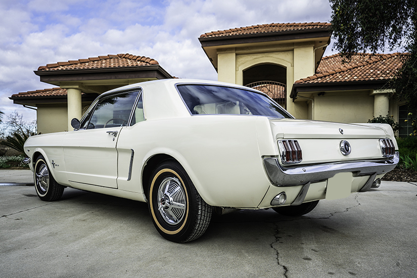 1965 FORD MUSTANG - Rear 3/4 - 239109