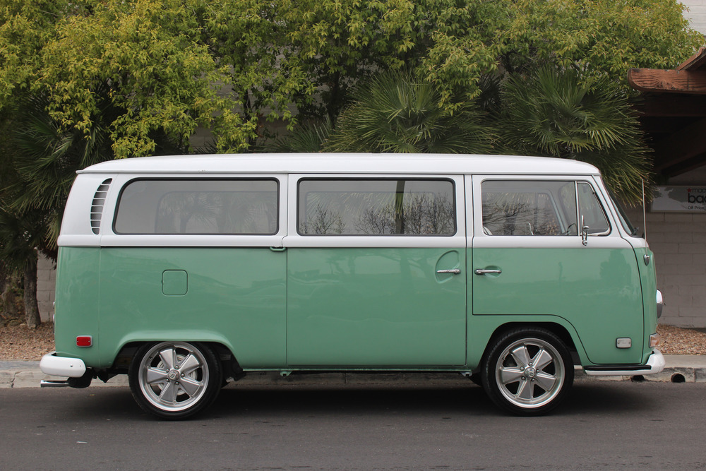 1971 VOLKSWAGEN CUSTOM BUS - Interior - 239965