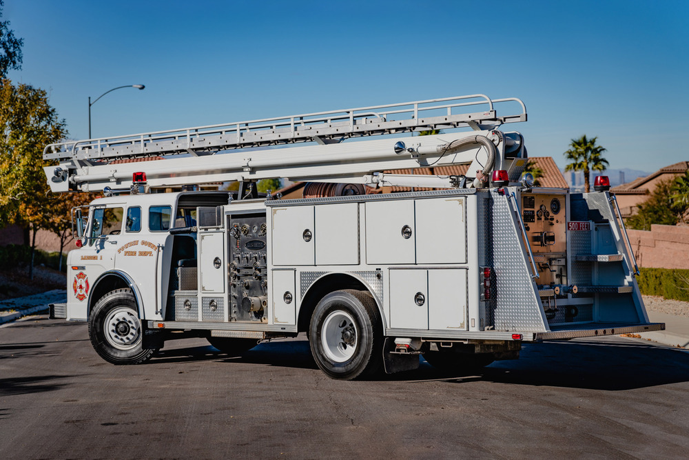1984 FORD F8000 FIRE TRUCK - Rear 3/4 - 240023