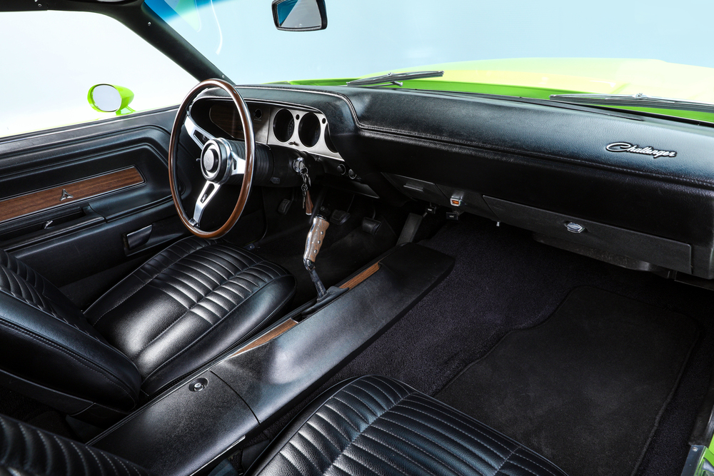 1970 DODGE HEMI CHALLENGER R/T - Interior - 240032