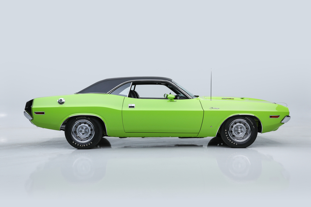 1970 DODGE HEMI CHALLENGER R/T - Side Profile - 240032