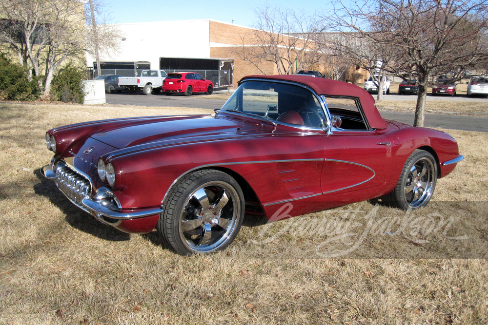 1960 CHEVROLET CORVETTE CUSTOM CONVERTIBLE - Front 3/4 - 241377