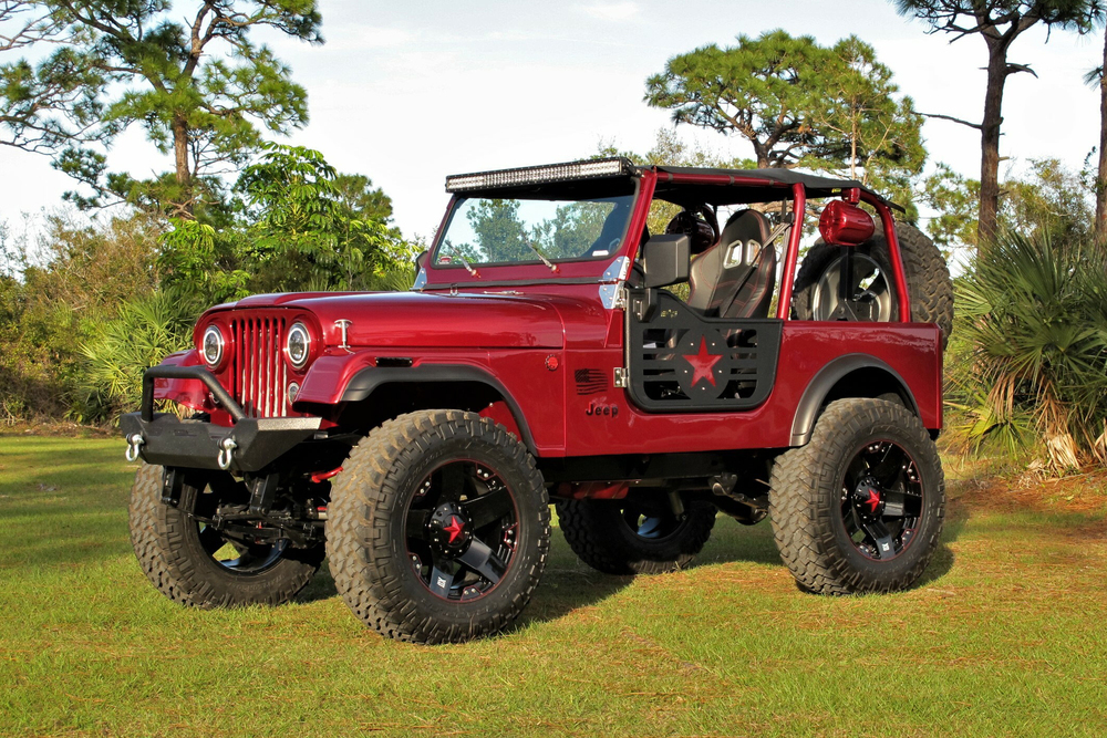 1985 JEEP CJ7 CUSTOM SUV - Front 3/4 - 241446