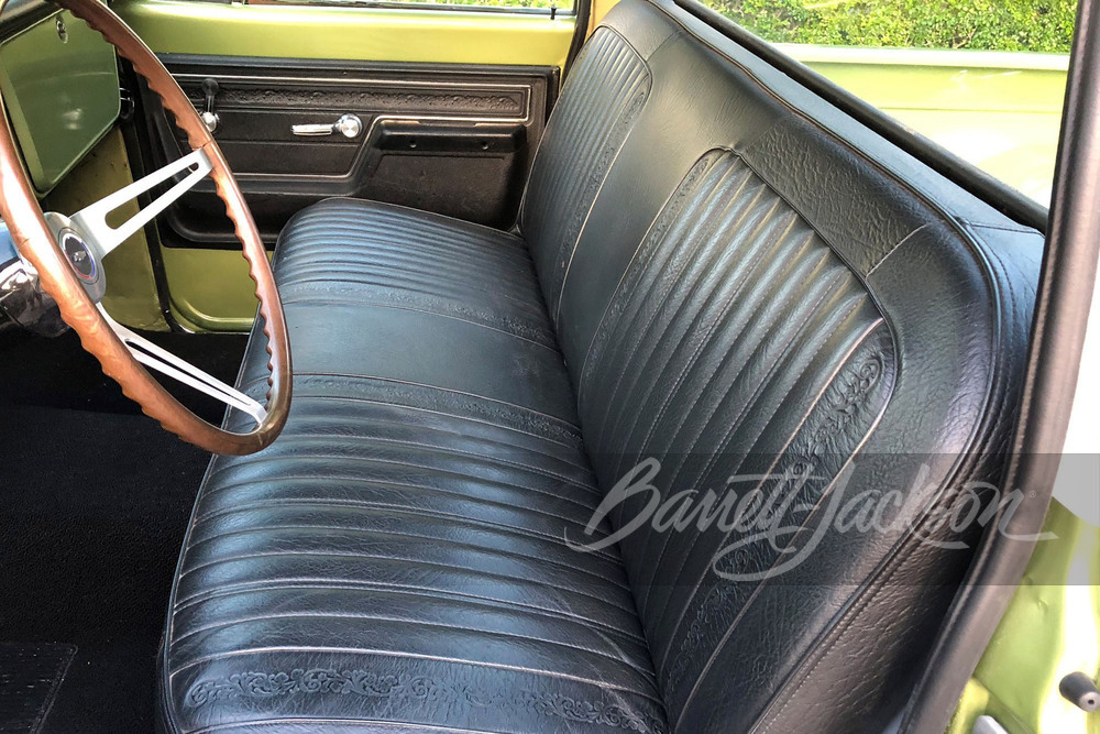 1972 CHEVROLET C20 PICKUP - Interior - 241578
