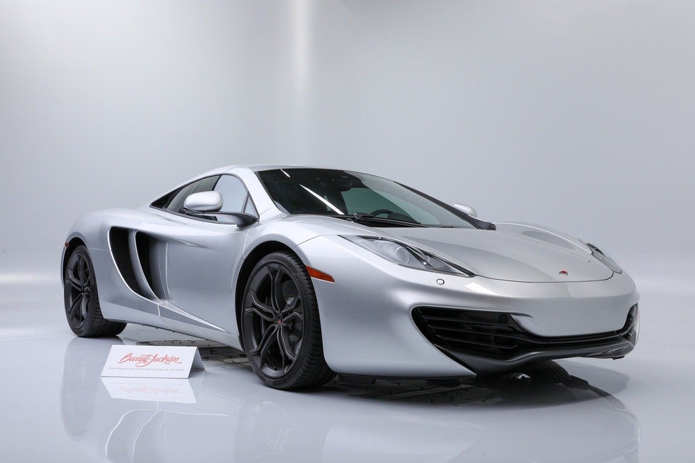 2012 MCLAREN MP4-12C - Front 3/4 - 242438