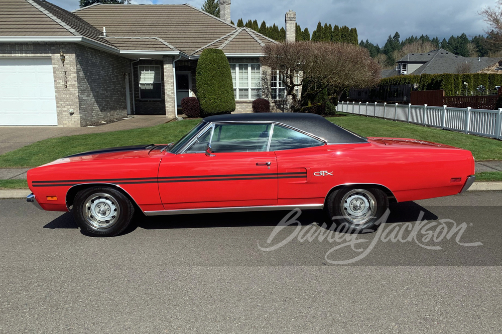 1970 PLYMOUTH GTX - Side Profile - 242778