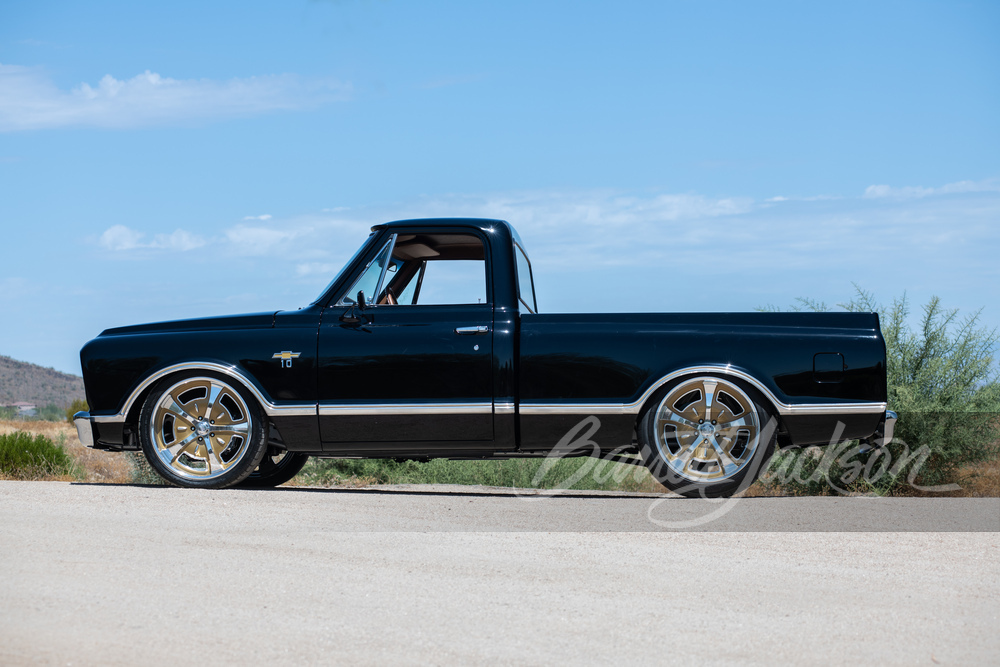 1967 CHEVROLET C10 CUSTOM PICKUP - Side Profile - 242788
