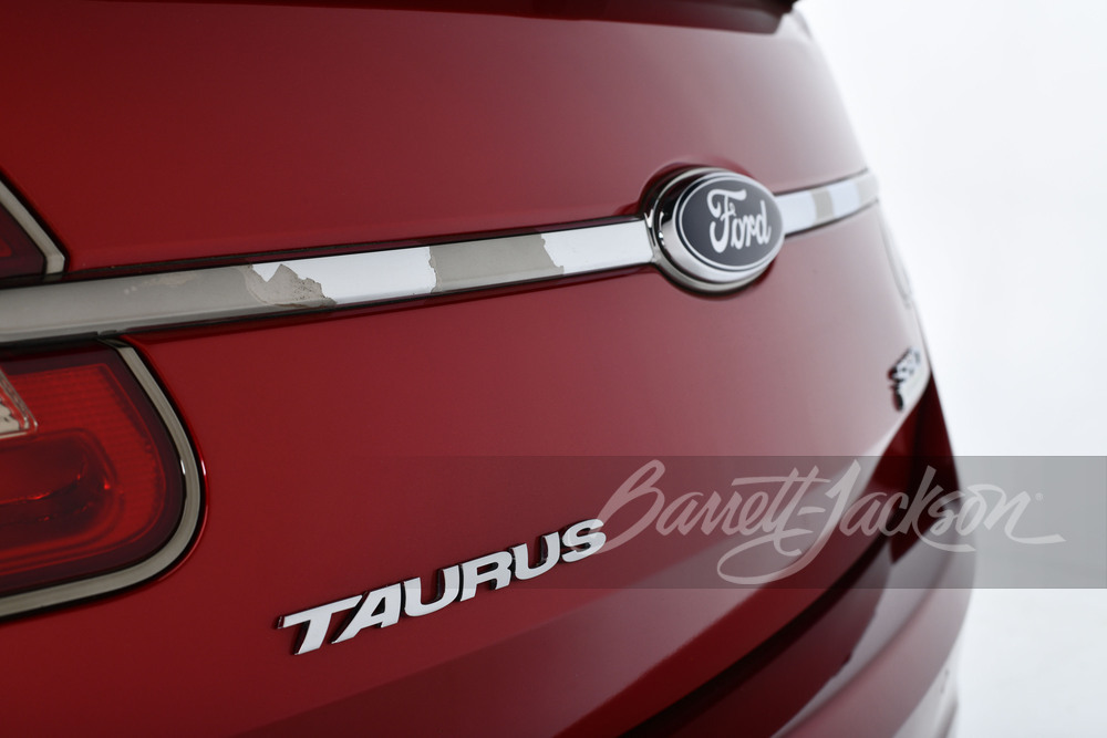 2010 FORD TAURUS SHO CUSTOM SEDAN - Misc 17 - 242949