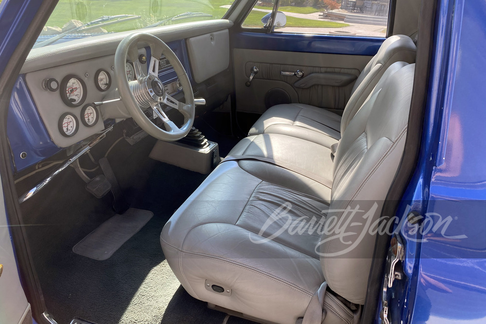 1968 CHEVROLET C10 CUSTOM STEPSIDE PICKUP - Interior - 242996