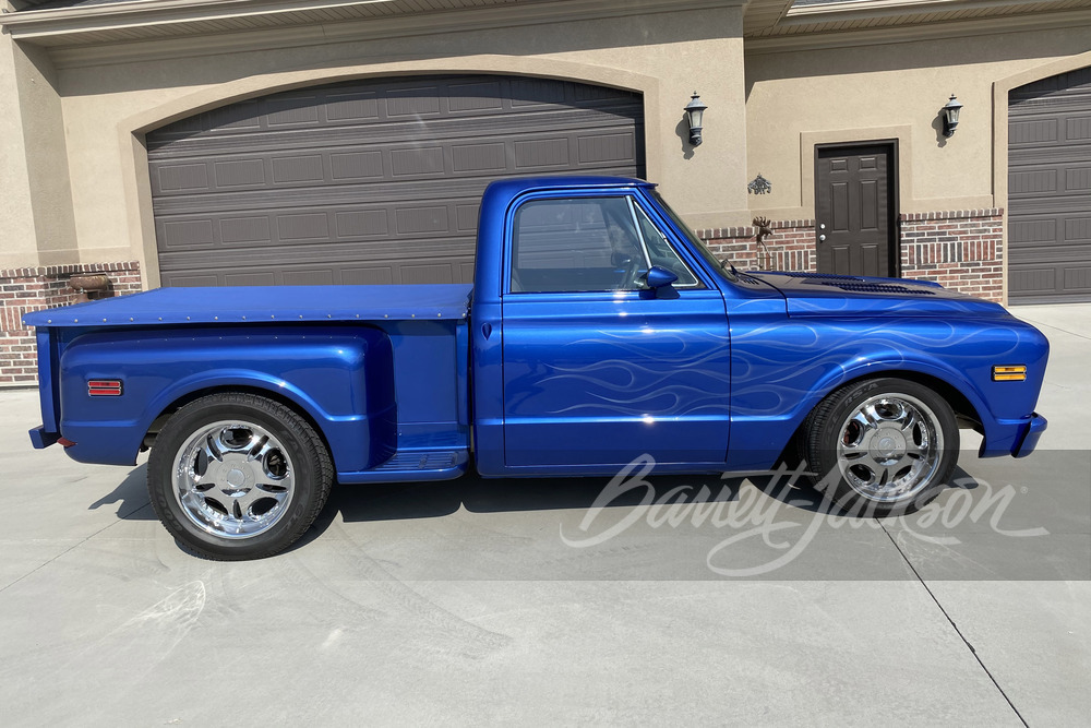 1968 CHEVROLET C10 CUSTOM STEPSIDE PICKUP - Side Profile - 242996