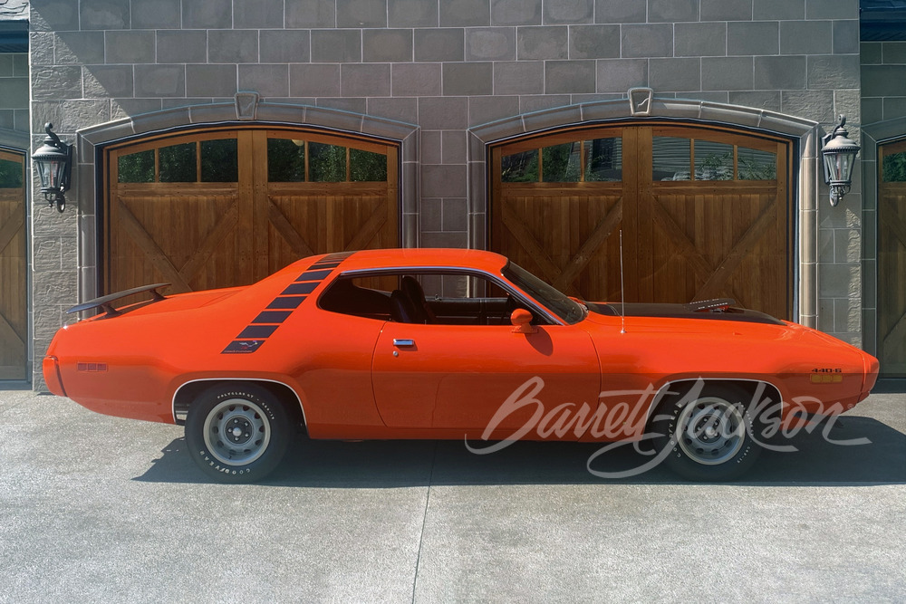 1971 PLYMOUTH ROAD RUNNER - Side Profile - 242999