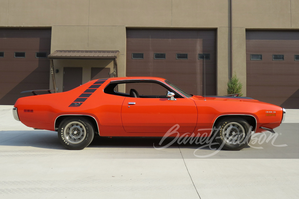 1971 PLYMOUTH ROAD RUNNER - Side Profile - 243010