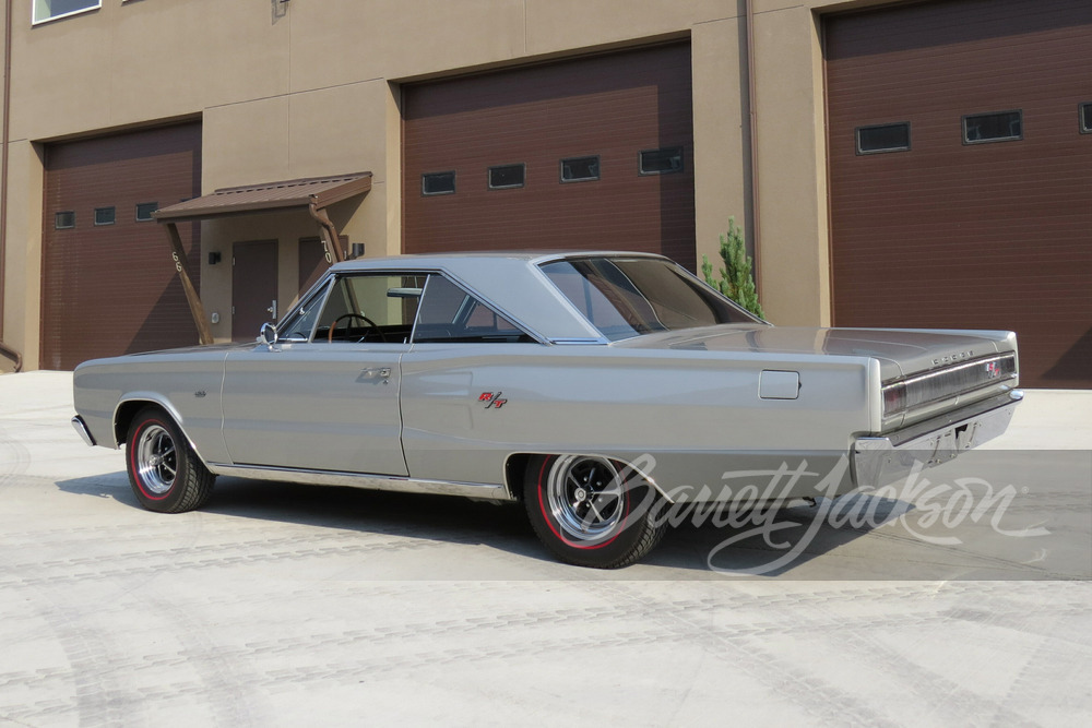 1967 DODGE CORONET R/T 426 HEMI - Rear 3/4 - 243014