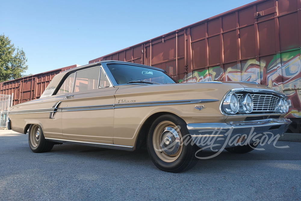 1964 FORD FAIRLANE 500 - Front 3/4 - 243049