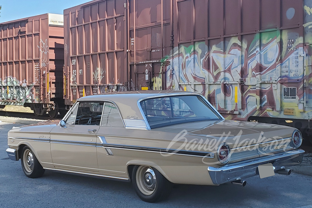1964 FORD FAIRLANE 500 - Rear 3/4 - 243049