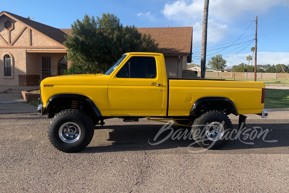 1982 FORD F-150 CUSTOM PICKUP - Side Profile - 243490