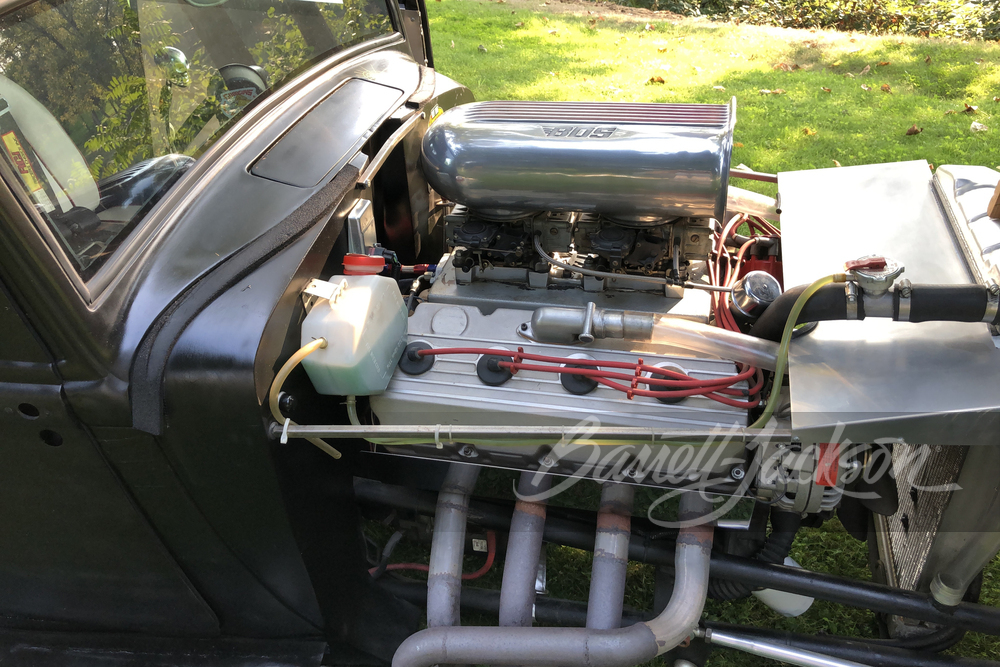 1933 DODGE CUSTOM CLUB COUPE - Engine - 243753