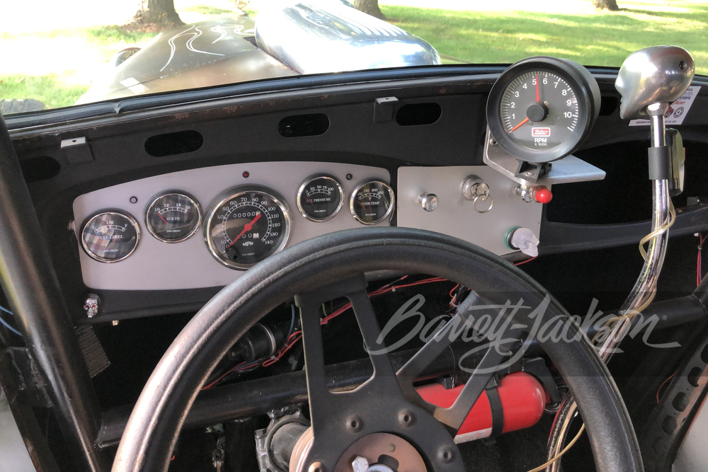 1933 DODGE CUSTOM CLUB COUPE - Interior - 243753