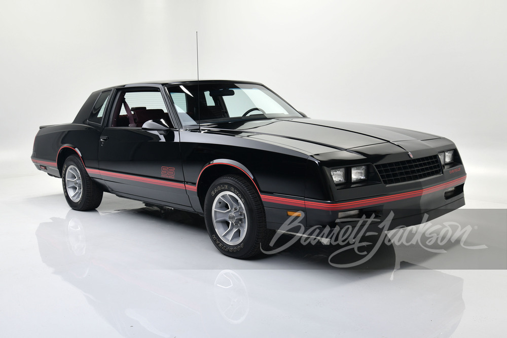 1988 CHEVROLET MONTE CARLO - Front 3/4 - 243807