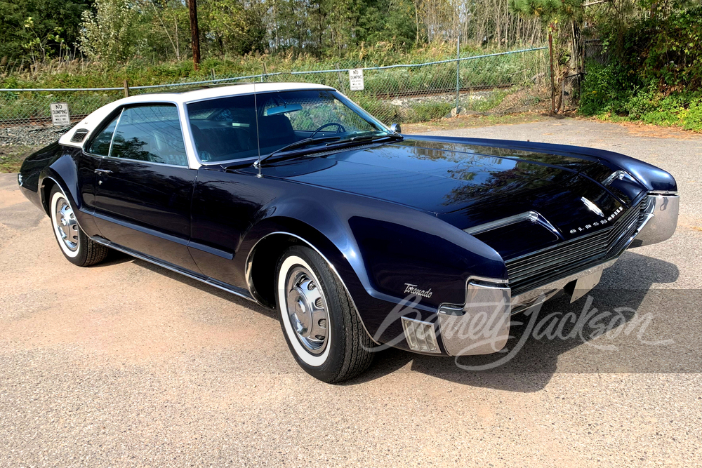 1966 OLDSMOBILE TORONADO SPORT COUPE - Front 3/4 - 244093