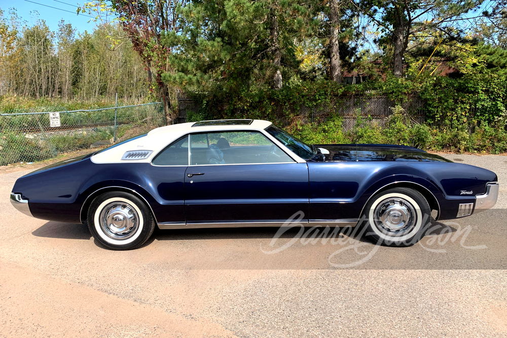 1966 OLDSMOBILE TORONADO SPORT COUPE - Side Profile - 244093