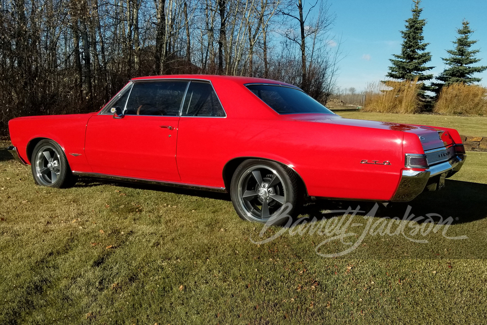 1965 PONTIAC GTO CUSTOM HARDTOP - Rear 3/4 - 244121