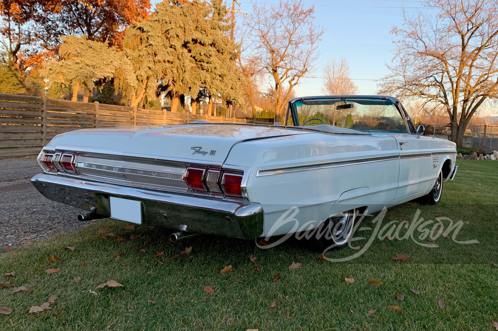 1965 PLYMOUTH FURY III CONVERTIBLE - Rear 3/4 - 244402