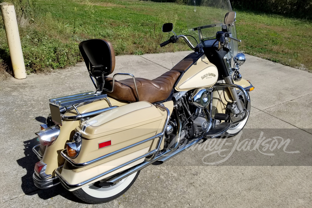 1982 HARLEY-DAVIDSON FLTC MOTORCYCLE - Rear 3/4 - 244515