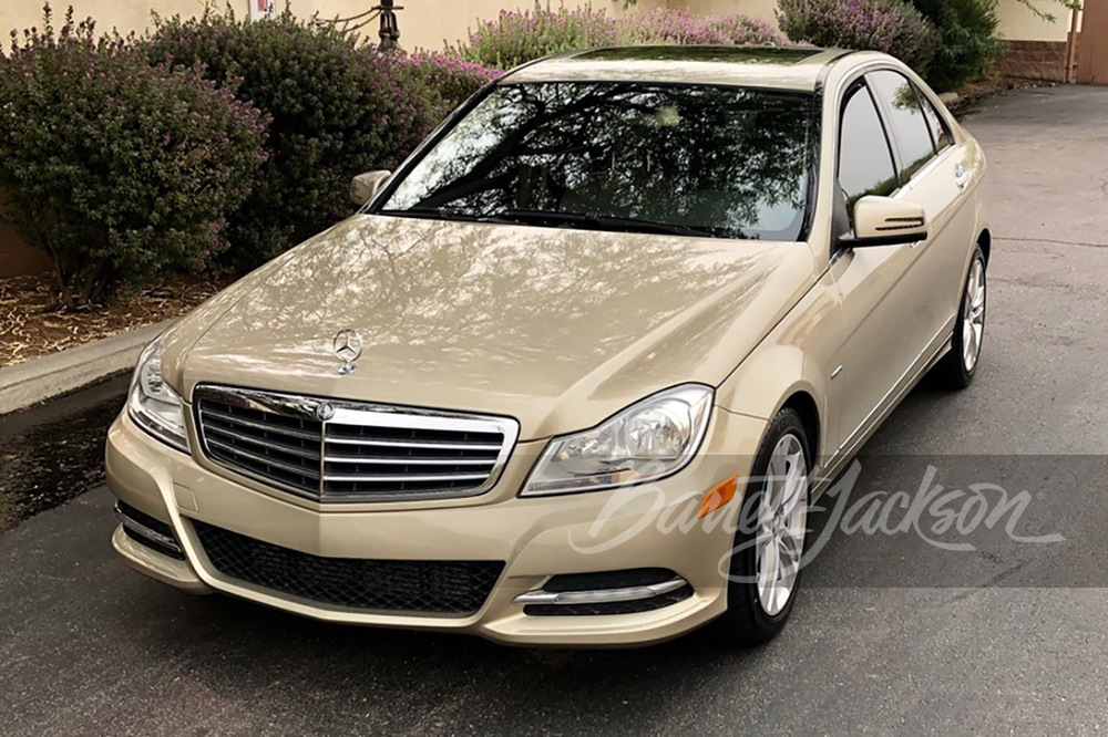 2012 MERCEDES-BENZ C250 - Front 3/4 - 244550