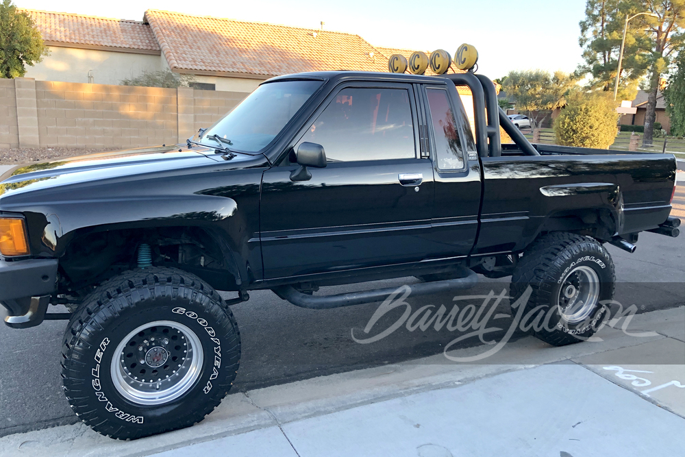 1985 TOYOTA SR5 PICKUP - Front 3/4 - 244644