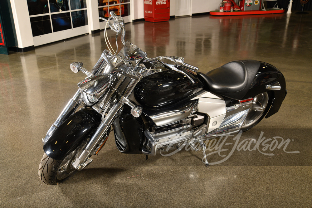 2004 HONDA VALKYRIE RUNE MOTORCYCLE - Side Profile - 245042