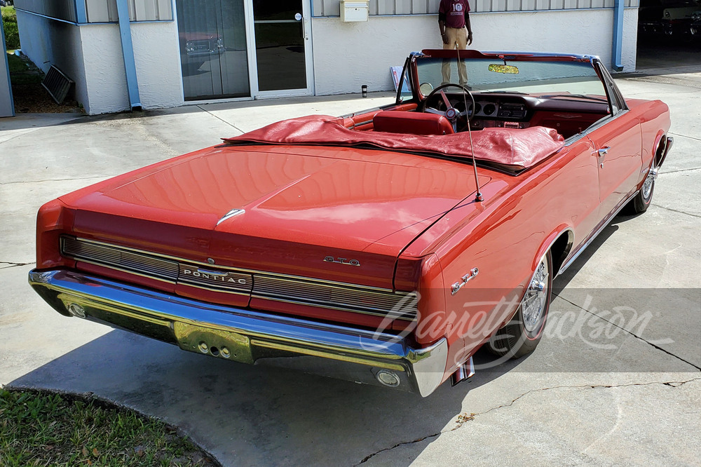 1964 PONTIAC GTO CONVERTIBLE - Rear 3/4 - 246029
