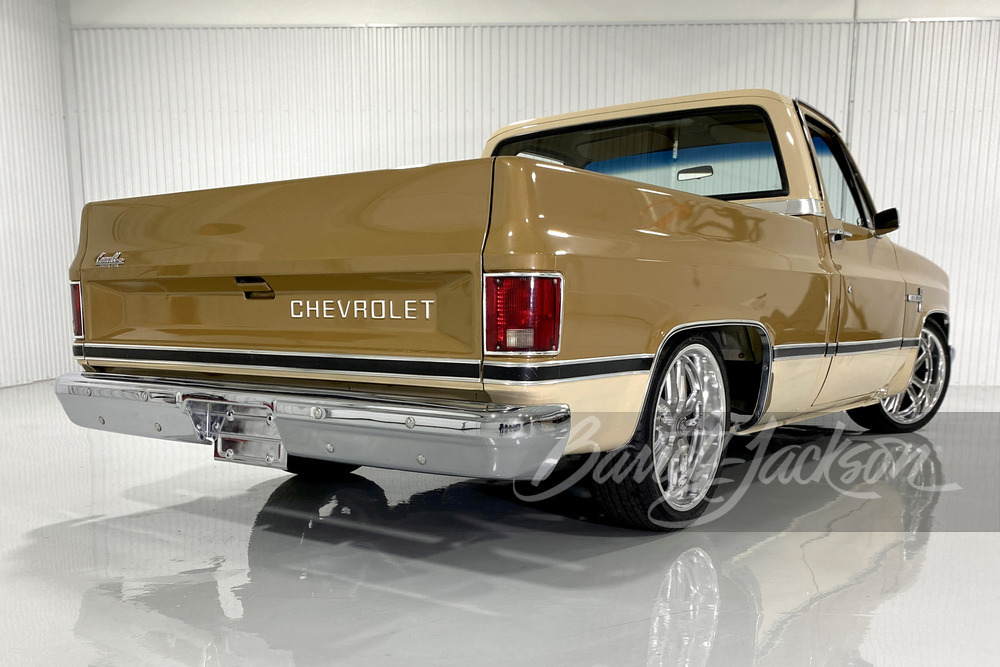 1984 CHEVROLET C10 CUSTOM DELUXE PICKUP - Rear 3/4 - 246126