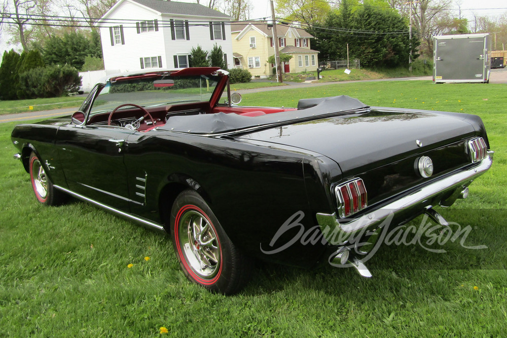 1966 FORD MUSTANG CONVERTIBLE - Rear 3/4 - 247918