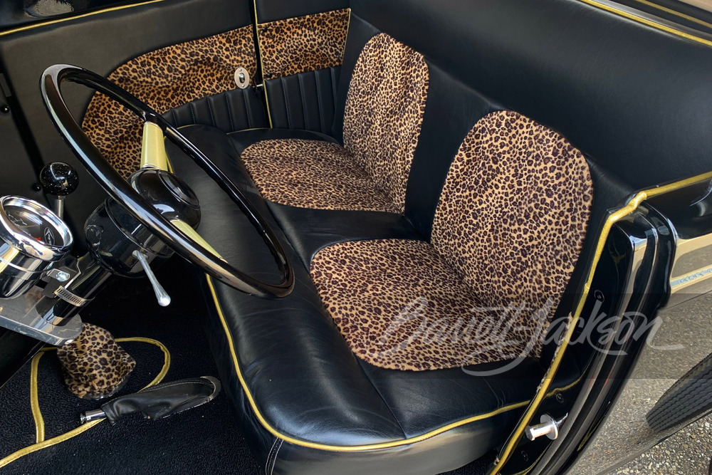 1932 FORD CUSTOM ROADSTER - Interior - 248088